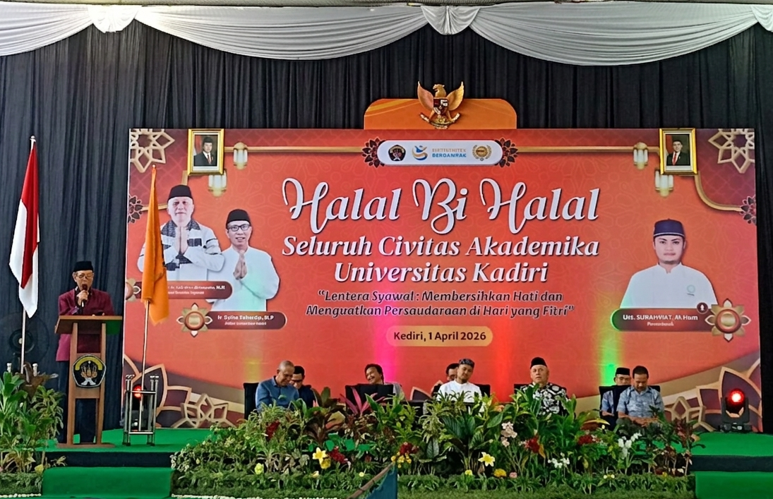 Satukan Hati, Pererat Silaturahmi: Semarak Halalbihalal Civitas Akademika Universitas Kadiri di GOR Surya